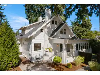 Classic 1910 Alameda Craftsman