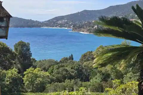 Elegant Property in a Leafy Setting