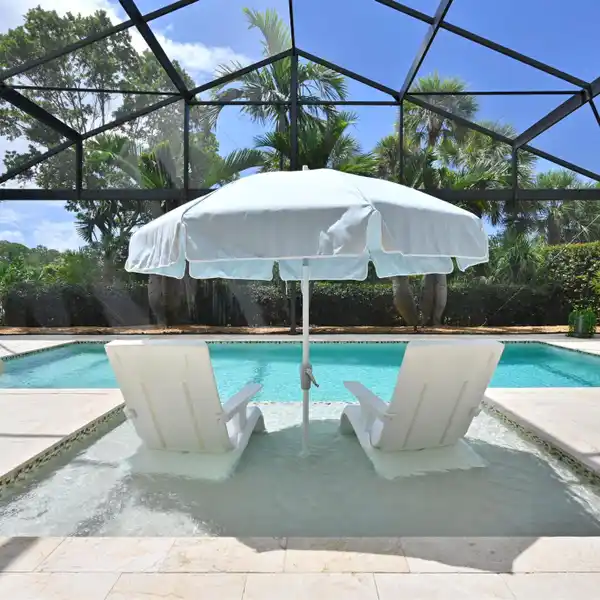 BEAUTIFULLY UPDATED RESIDENCE IN THE JUPITER COUNTRY CLUB