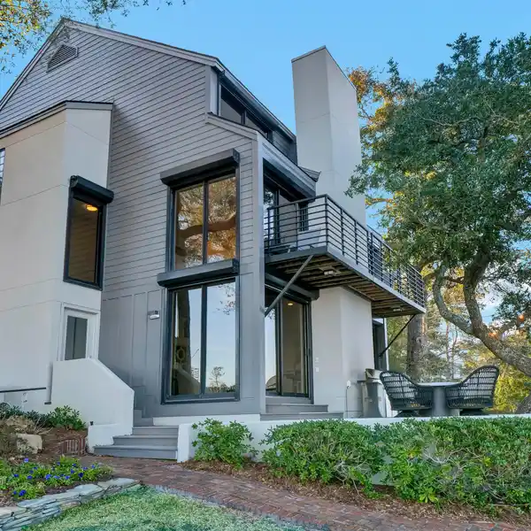 PREMIER UNIT IN SOUGHT-AFTER BRADLEY OAKS