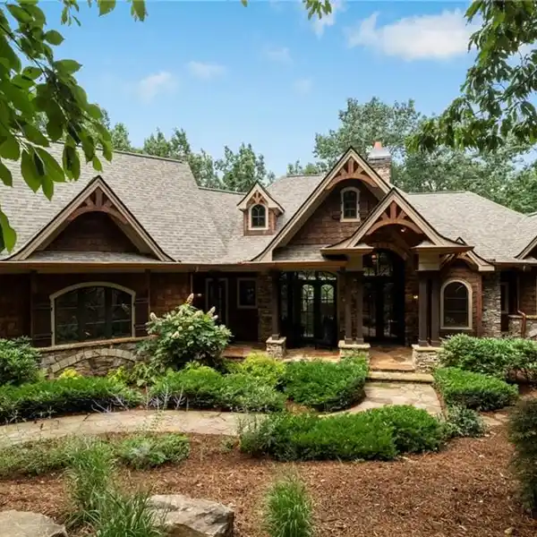 CUSTOM HOME WITH BREATHTAKING MOUNTAIN VIEWS