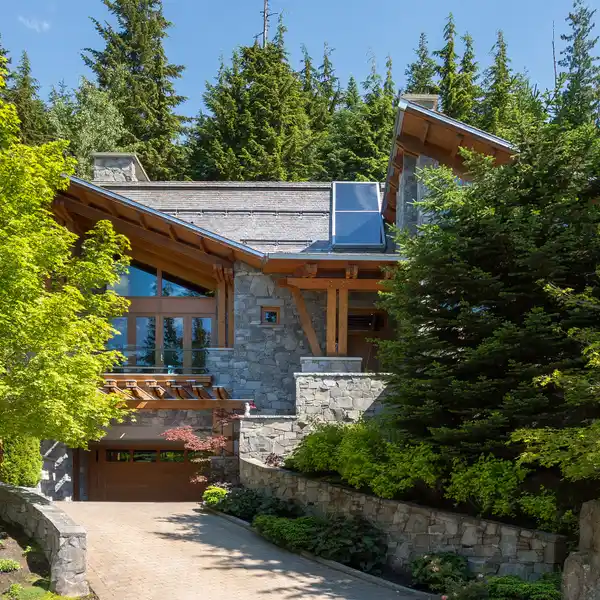 EXCLUSIVE SKI-IN RESORT HOME