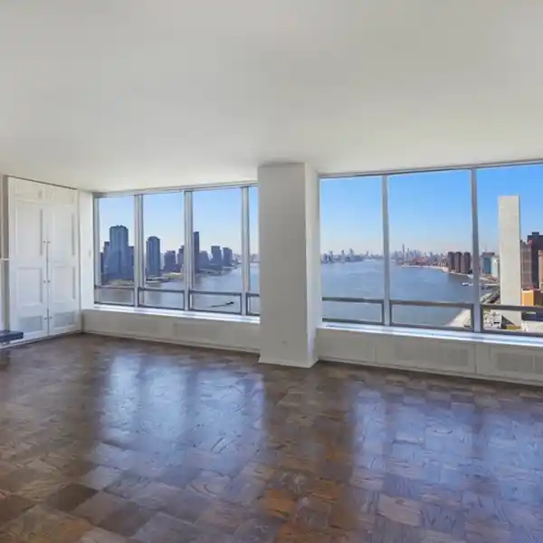 MID-CENTURY MODERN TIME CAPSULE WITH AWE INSPIRING VIEWS FROM EVERY ROOM