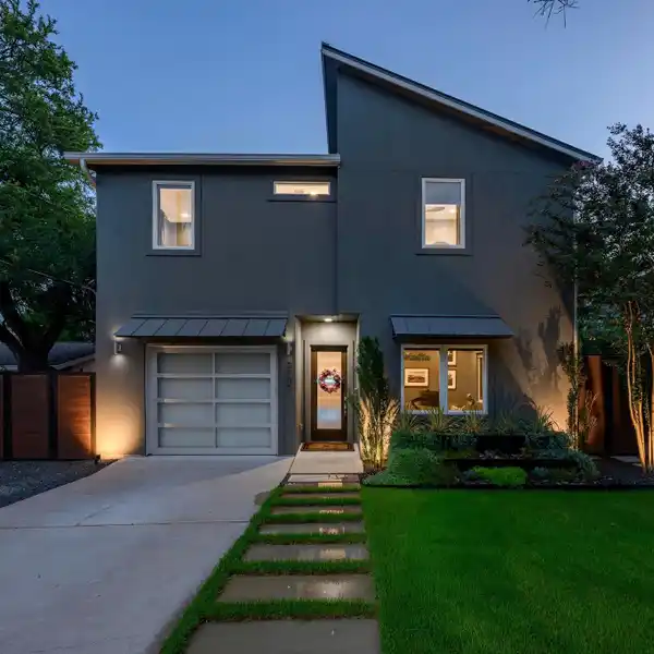 MODERN HOME IN COVETED DEEP EDDY