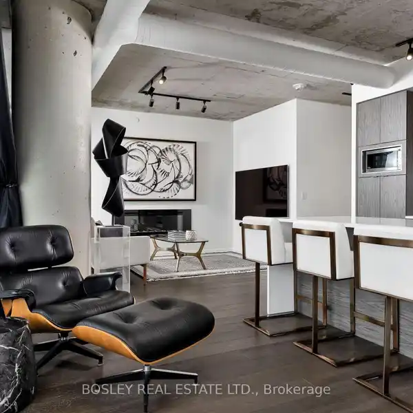 GORGEOUS CORNER SUITE UNIT WITH MASSIVE TERRACE