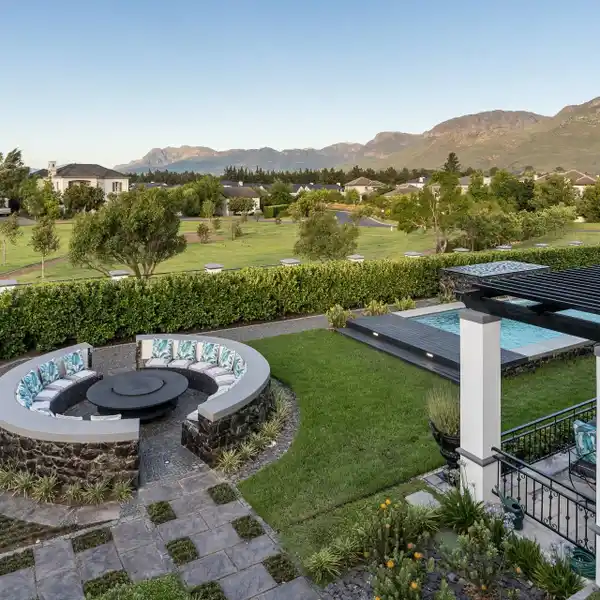 REMARKABLE RESIDENCE WITH BREATHTAKING MOUNTAIN VIEWS