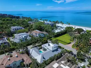 Extraordinary Coastal Retreat