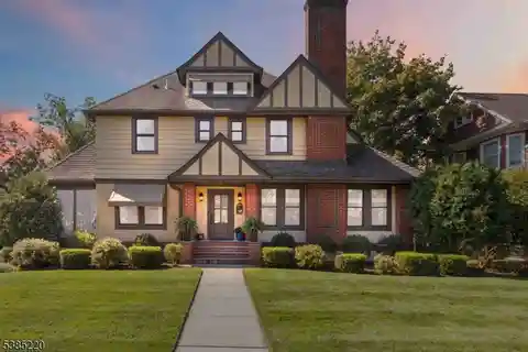 Iconic Washington's Headquarters Tudor