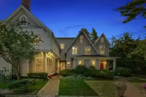 Impressive and Welcoming Luxury Home