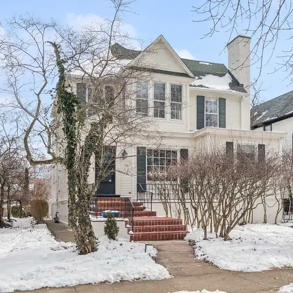 AMAZING VICTORIAN-ERA HOME IN THE LAKESHORE HISTORIC DISTRICT