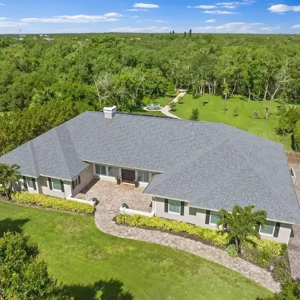 MAJESTIC OLD FLORIDA-STYLE HOME