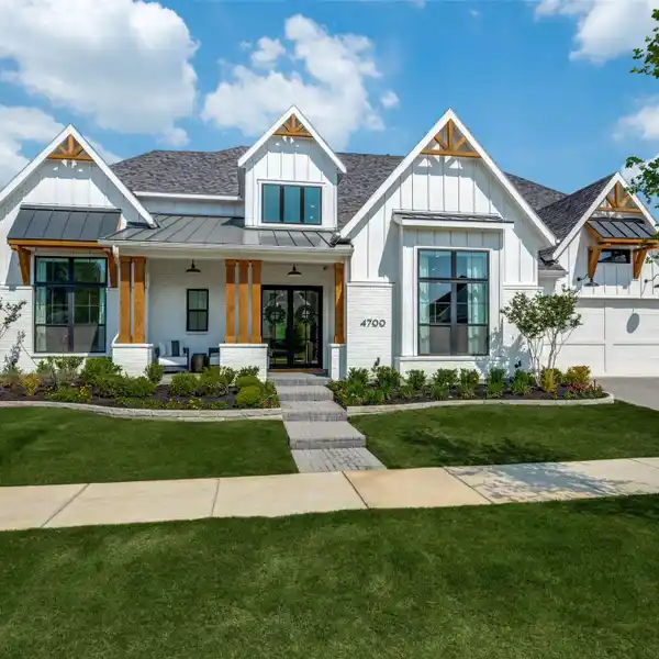 LUXURY HOME ON AN OVERSIZED LOT