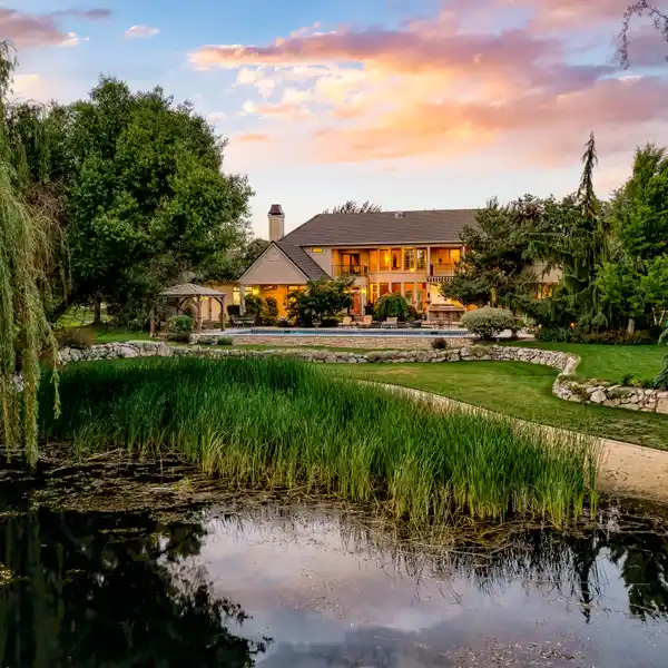 FIVE-ACRE EQUESTRIAN ESTATE IN EAGLE