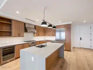 Contemporary Living Overlooking Eagle River