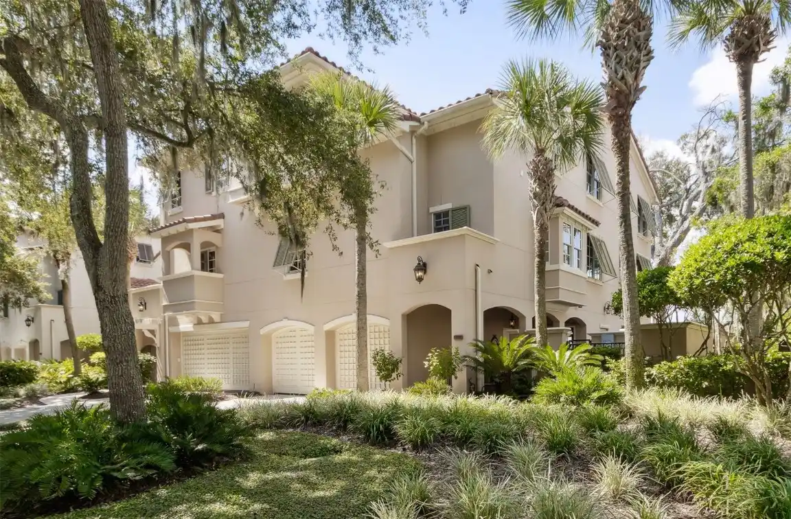 Exquisite Townhome at Riverplace