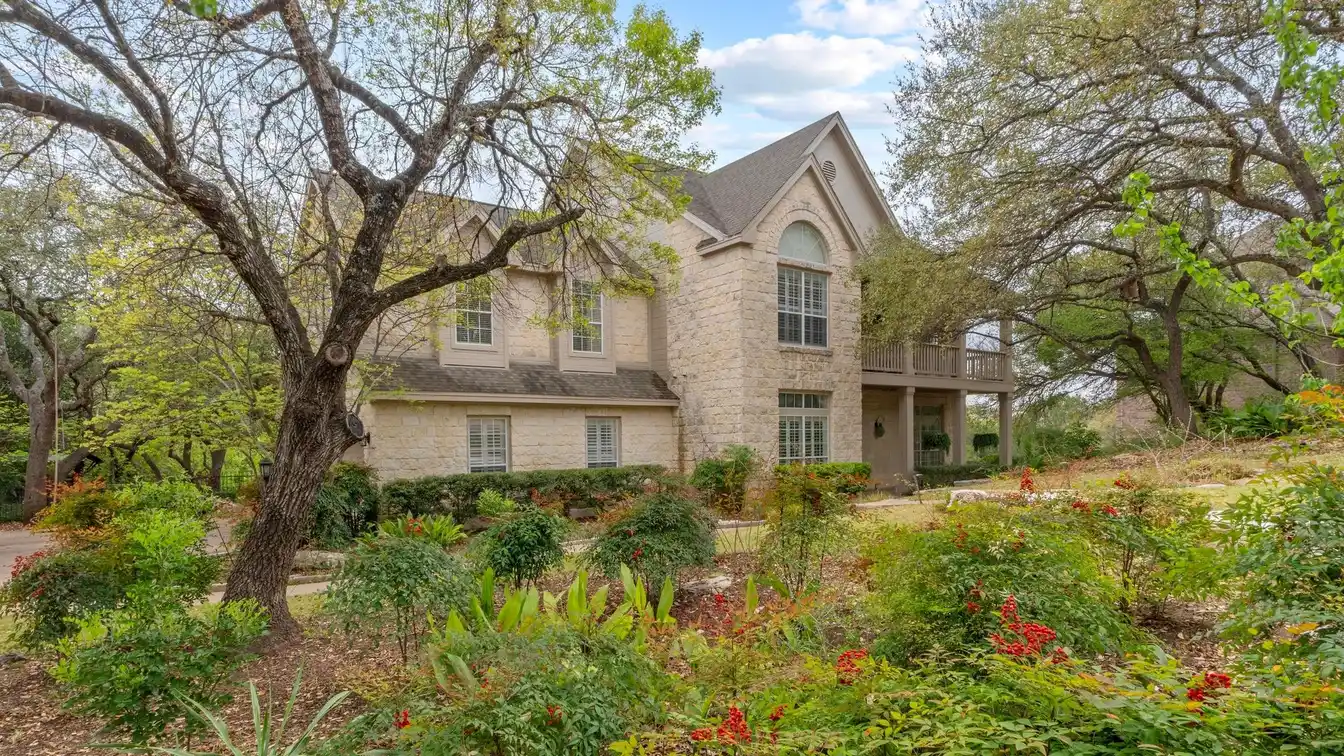 Austin Stone Home on a Private Cul-de-sac Street