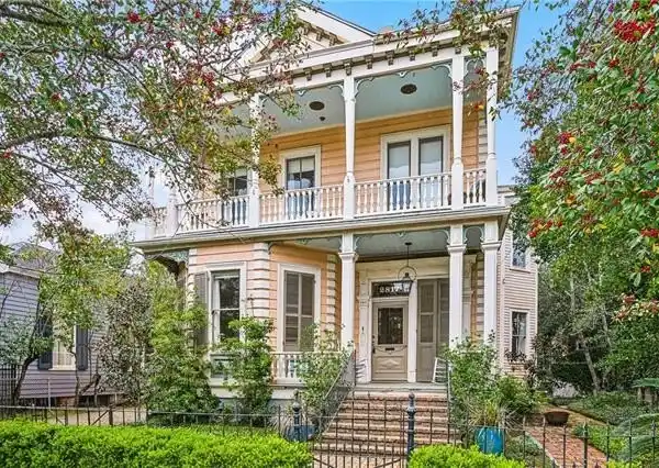 HISTORIC VICTORIAN WITH EXPANSIVE OUTDOOR OASIS