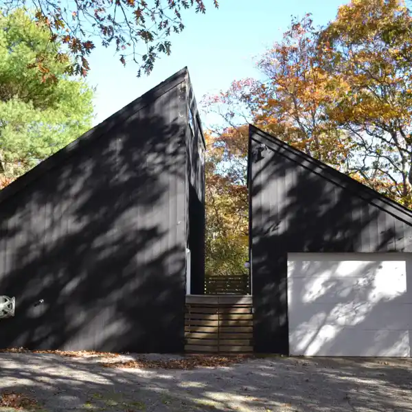 IMMACULATE CONTEMPORARY HOUSE