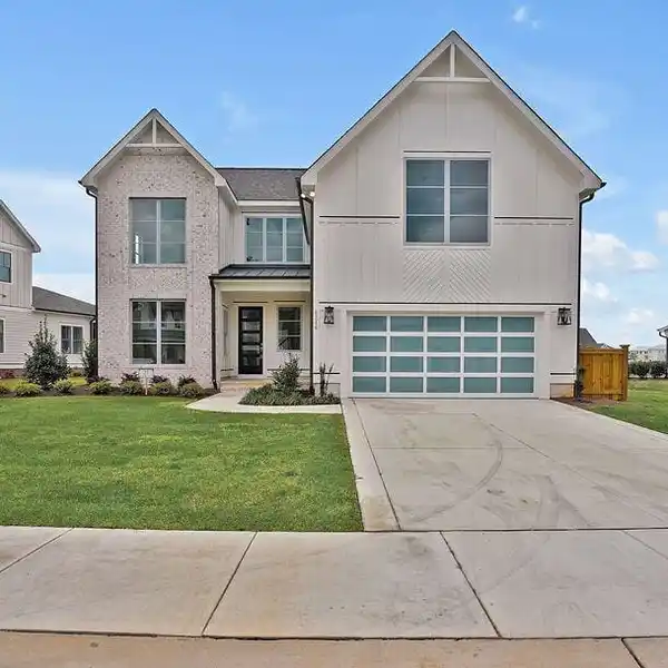 IMMACULATE MOVE-IN READY HOME