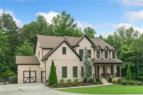 Luxury and Privacy on 3.3 Acres