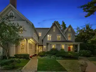 Impressive and Welcoming Luxury Home