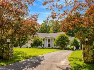 Grand V-shaped Estate Near Potomac River