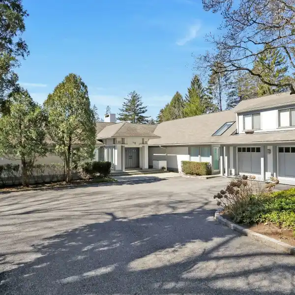 SPACIOUS AND SUN-LIT GATED HOME