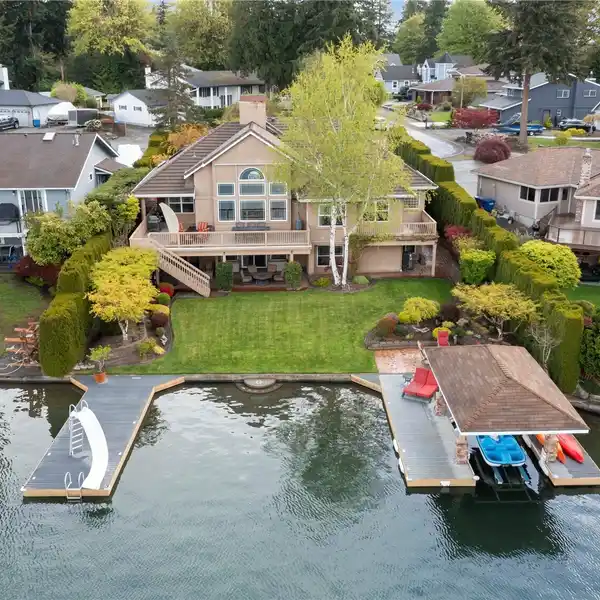 EXCEPTIONAL TAPPS ISLAND WATERFRONT HOME