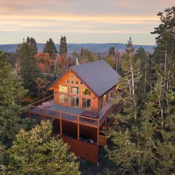 PEACEFUL TURNKEY RETREAT