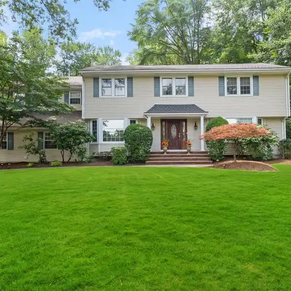 IMMACULATE CENTER HALL COLONIAL
