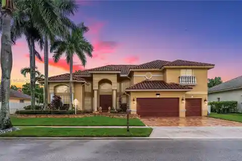 Comfort and Convenience in Pembroke Falls