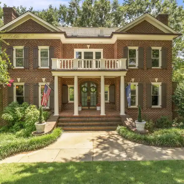 EXCEPTIONAL OPPORTUNITY IN RIVER WALK