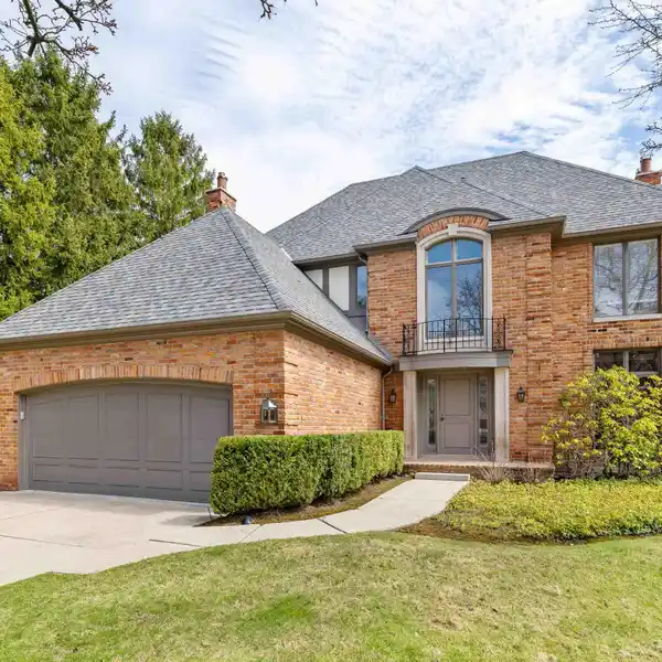 RARE LAKEFRONT CONDOMINIUM