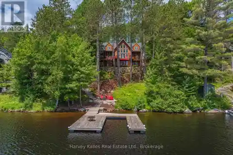 Stunning Lakeside Lodge