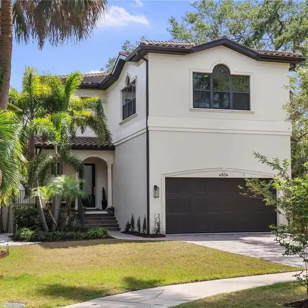 METICULOUSLY MAINTAINED HOME IN BEACH PARK