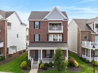 Spacious Elegant Waterfront Living