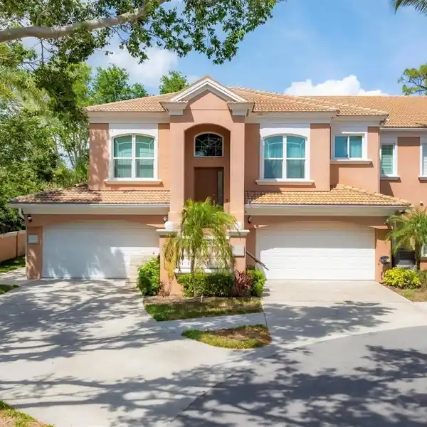 CROWN JEWEL OF THE ACADEMY PARK VILLAS