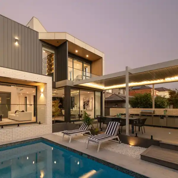 ARCHITECTURALLY CRAFTED SHOWCASE