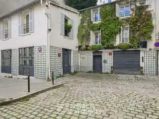 Bright Townhouse in the Heart of Montmartre
