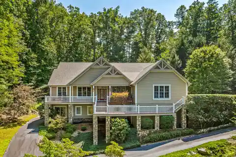 Comfortably Elegant Mountain Estate