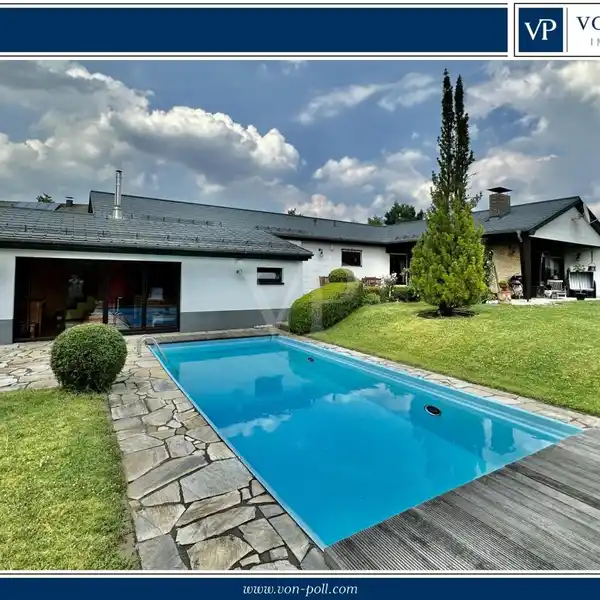 VERSATILE MODERN HOME WITH POOL