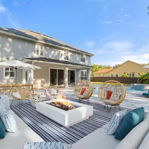 FIVE BEDROOM POOL HOME IN SOUGHT-AFTER SOUTH HAMPTON