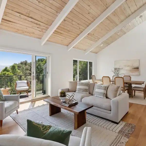 STYLISHLY REMODELED HOME IN MARINVIEW