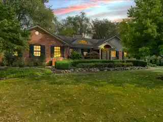 Impeccable Ranch Retreat with Seamless Indoor-Outdoor Flow