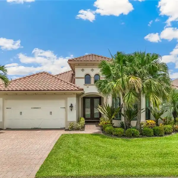 COMFORT AND SOPHISTICATION IN TWIN EAGLES