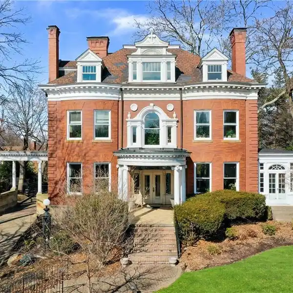 UNPARALLELED CITY RESIDENCE