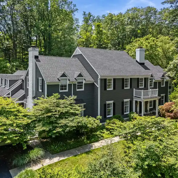 GRAND COLONIAL WAS CREATED BY MASTER BUILDER EDWARD VOGEL