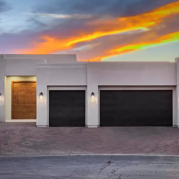 CONTEMPORARY HOME WITH 360° MOUNTAIN AND CITY VIEWS