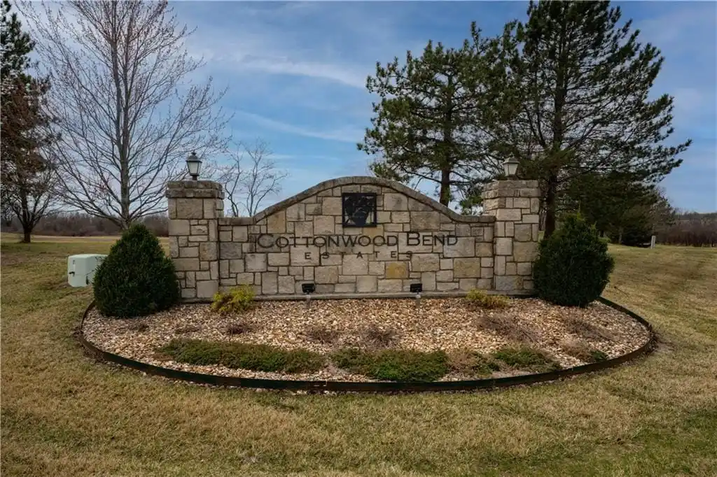 Exceptional 9.5-acre Estate Lot