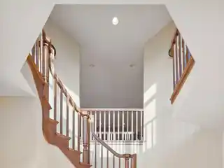 Extraordinary Residence in Field Park